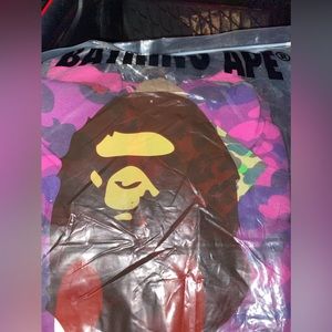 Selling xxl bape hoodie fits 2-3 sizes down has bag,tags, and receipt also 350$